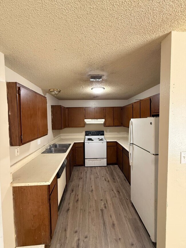 Building Photo - 106 Vieux Orleans Cir
