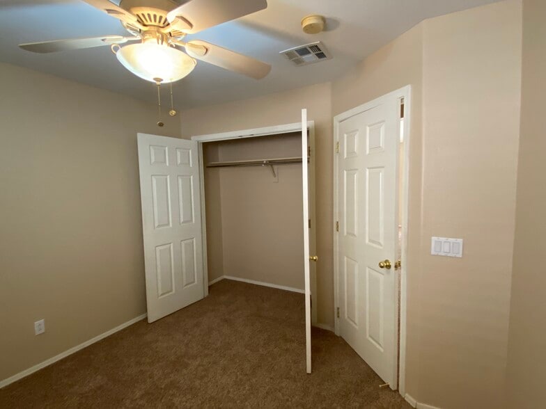 Building Photo - 13433 W Watson Ln