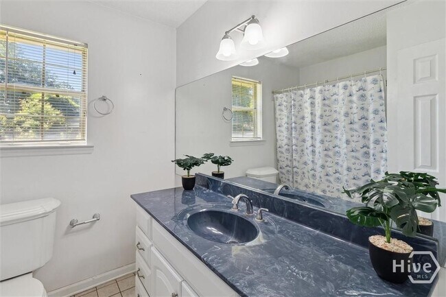 Building Photo - 703 Tray Ct