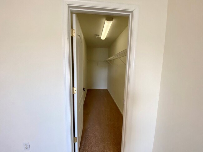Building Photo - READY July 1st!! End-Unit Condo with Commu...