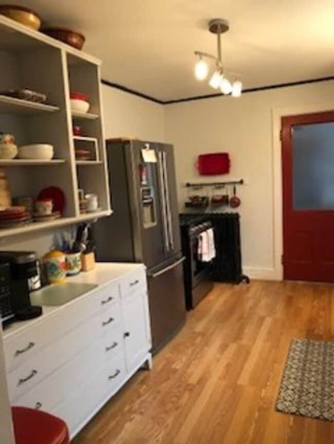 Kitchen - 328 W Washington Ave