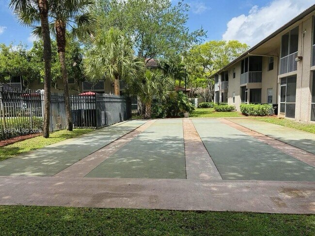 Building Photo - 8820 Royal Palm Blvd
