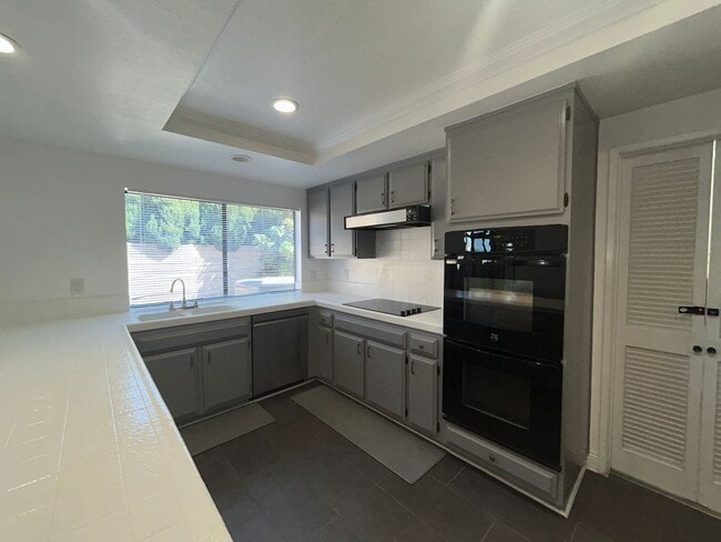 Building Photo - Spacious 4 Bed, 3 Bath for Rent - Westminster