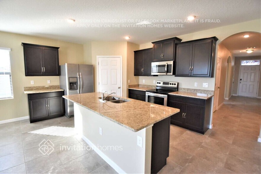 Building Photo - 4394 Magenta Isles Dr