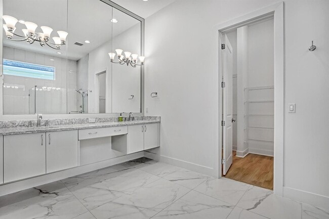 Building Photo - 13501 Artisan Cir
