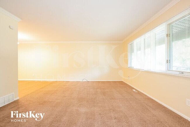 Building Photo - 148 Berkshire Dr