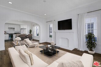 Building Photo - 451 N Orange Grove Ave