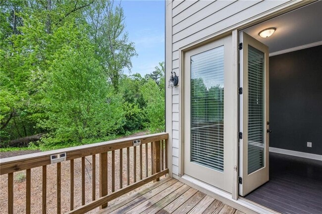 Building Photo - 687 Avondale Creek Dr.
