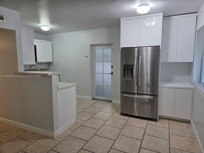 Building Photo - 4351 NE 18th Ave