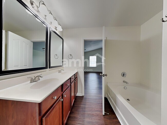 Building Photo - 12814 Settlers Trail Ct