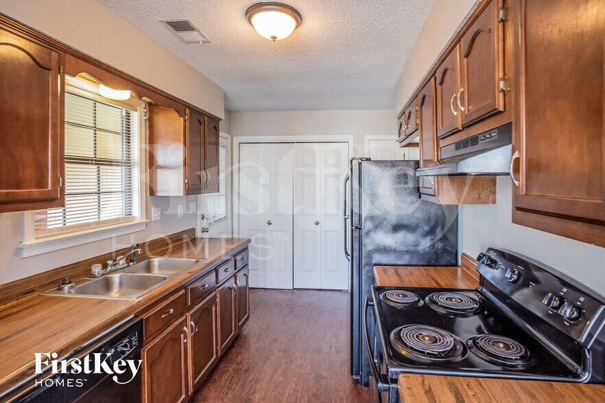 Building Photo - 4932 Water Fowl Ln