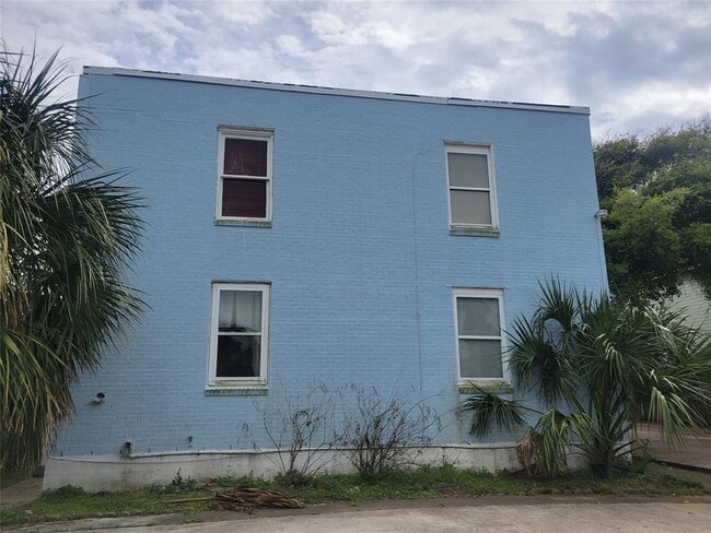 Building Photo - 3609 Avenue S 1/2