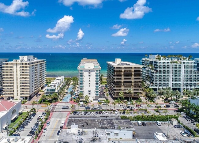 Building Photo - 9499 Collins Ave