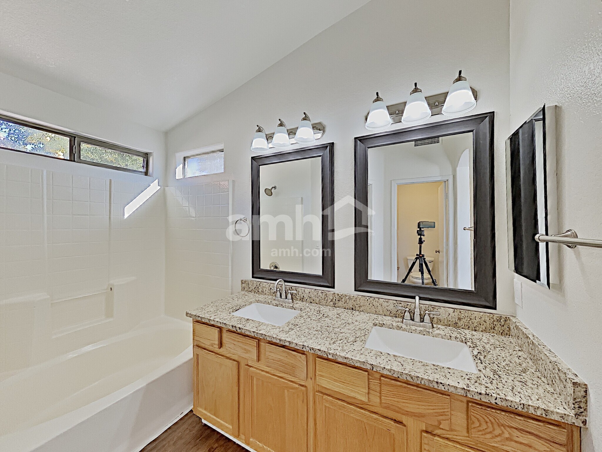 Building Photo - 14943 N 133rd Ln