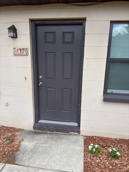 Building Photo - 2410 S San Gully Rd