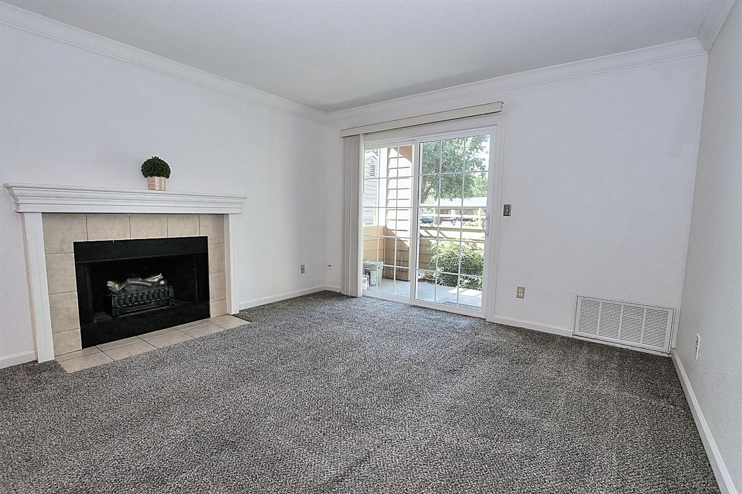 Building Photo - 11150 Trinity River Dr