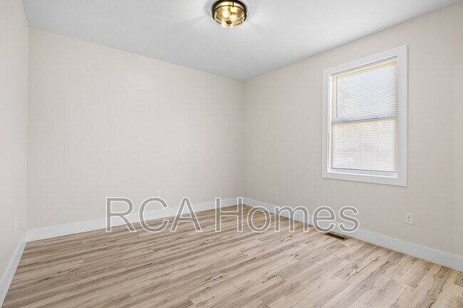 Building Photo - 1436 S New Jersey St