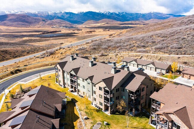 Building Photo - Unfurnished Condo in Black Rock Ridge