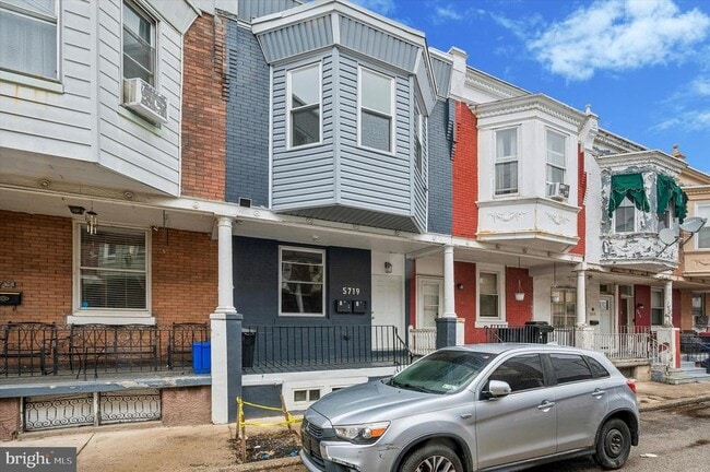 Building Photo - 5719 Cambridge St