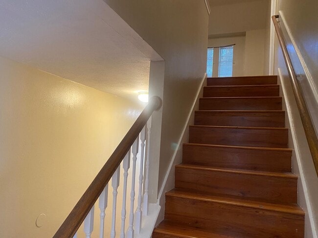 Building Photo - 4026 Clayton Bend Ct