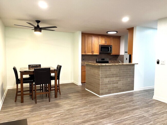 Building Photo - CHARMING 1BD/ 1BA AVAILABLE IN MISSION VAL...