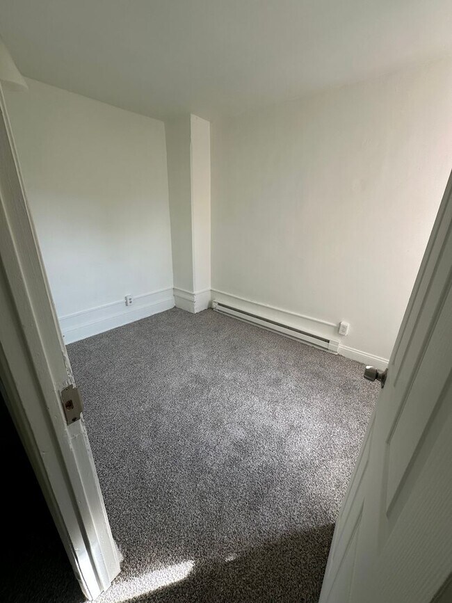 Building Photo - Beautiful 4 bedroom house for rent