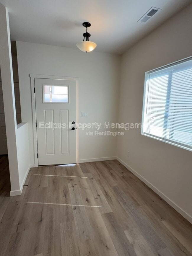 Building Photo - 2638-B 1/2 B 1/2 Rd