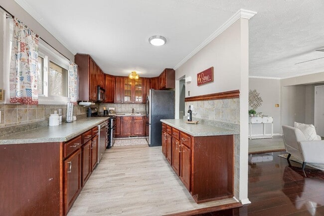 Building Photo - Miller Beach Living FREE Application Fee !