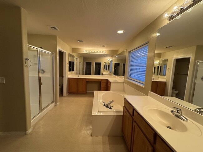 Building Photo - Laveen 5 Bedroom in Gated Community