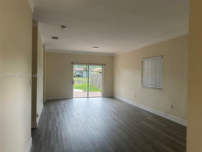 Building Photo - 1142 NE 41st Ave