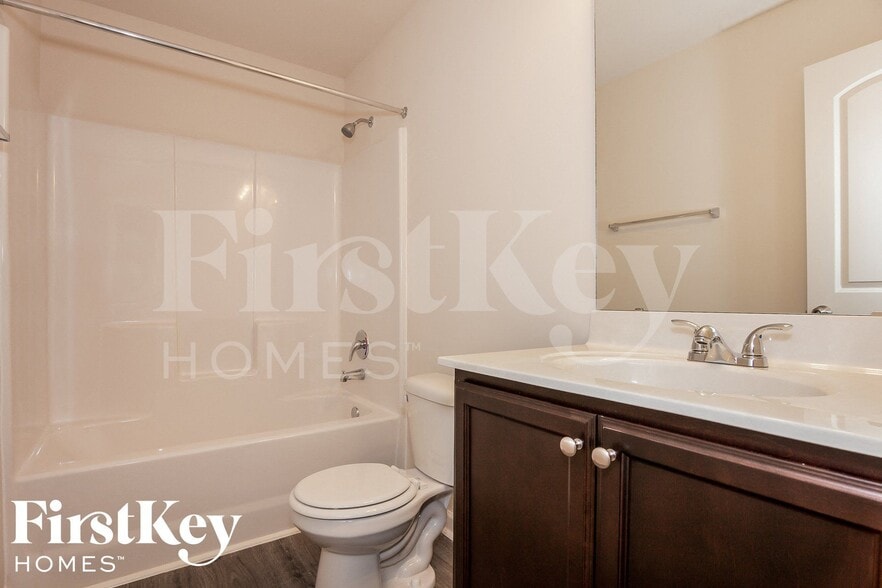 Building Photo - 4011 Maderia Dr NW