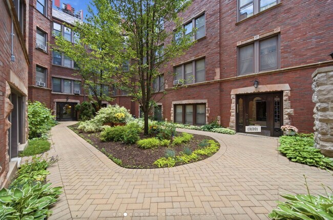 Building Photo - 6751 N Artesian Ave