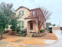 Building Photo - 6687 DeLeon St