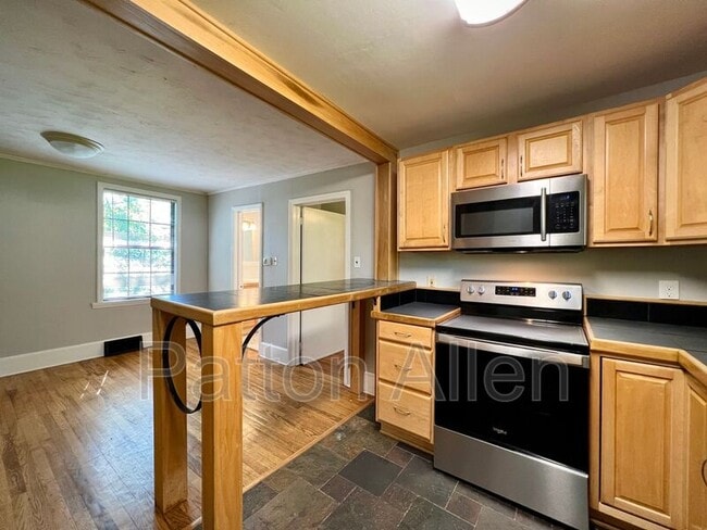 Building Photo - 5 Shady Cv Ln