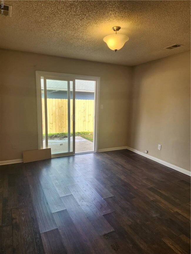 Building Photo - 3533 Dana Ln