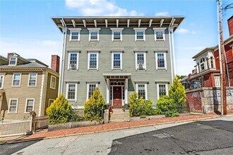 Building Photo - 40 Bowen St