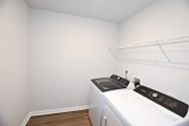 Building Photo - 1046 Laconic Dr