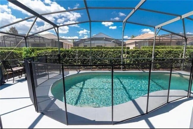 Building Photo - 8121 Fan Palm Way