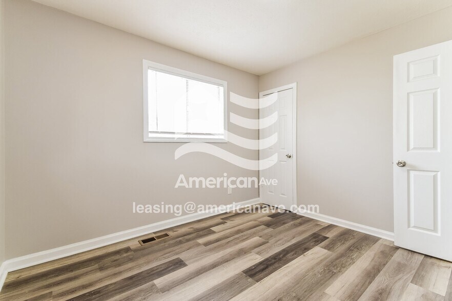 Building Photo - 5044 Gardiner Dr