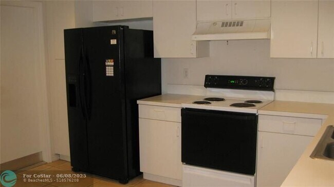 Building Photo - 1348 Veracruz Ln