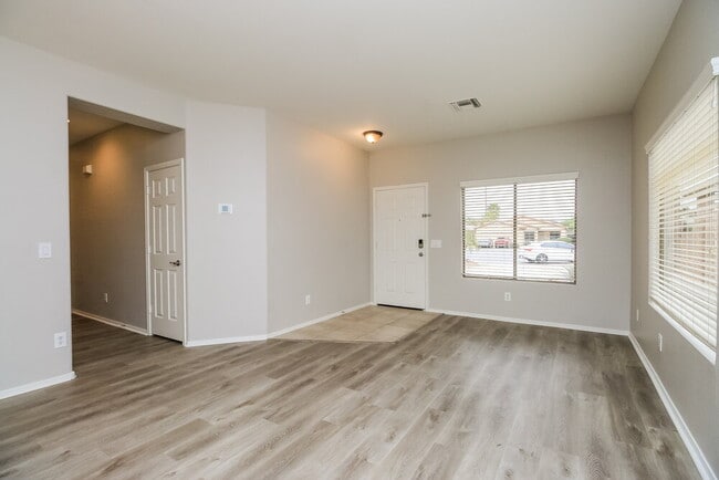 Building Photo - 6629 W Range Mule Dr