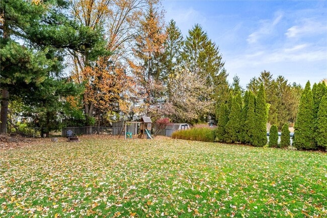 Building Photo - 46 Country Ln