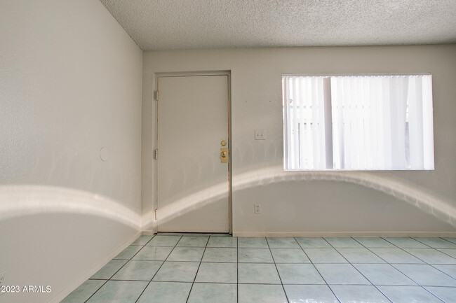 Building Photo - 7850 E Glenrosa Ave