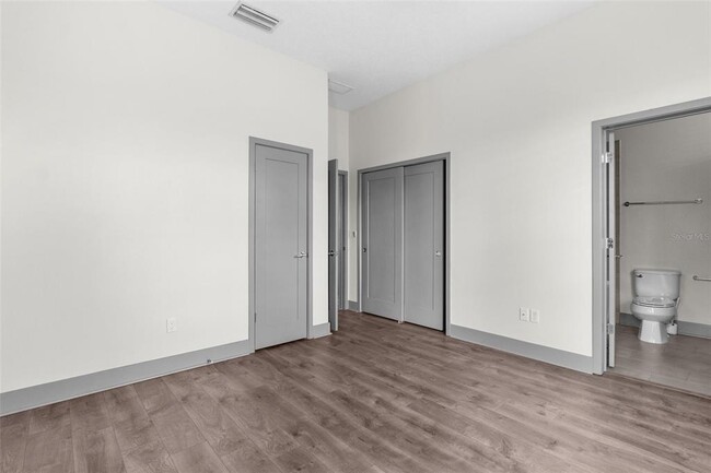 Building Photo - 4810 W McElroy Ave