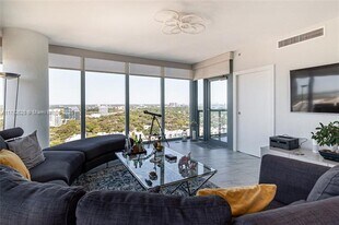 Building Photo - 601 NE 36th St