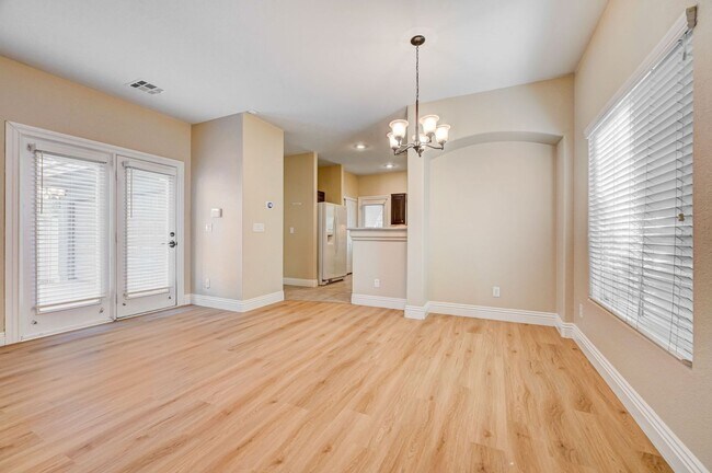 Building Photo - Stunning Northwest three bedroom w/ a loft!