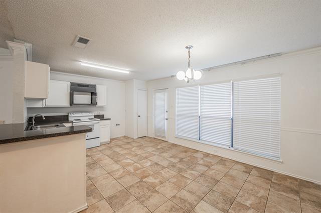 Building Photo - 808 Blessing Creek Dr