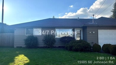 Building Photo - Updated 2 BD | 1 BA Duplex with Garage & Yard