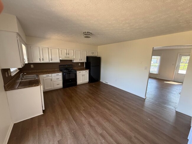 Building Photo - 909 Gregory Way