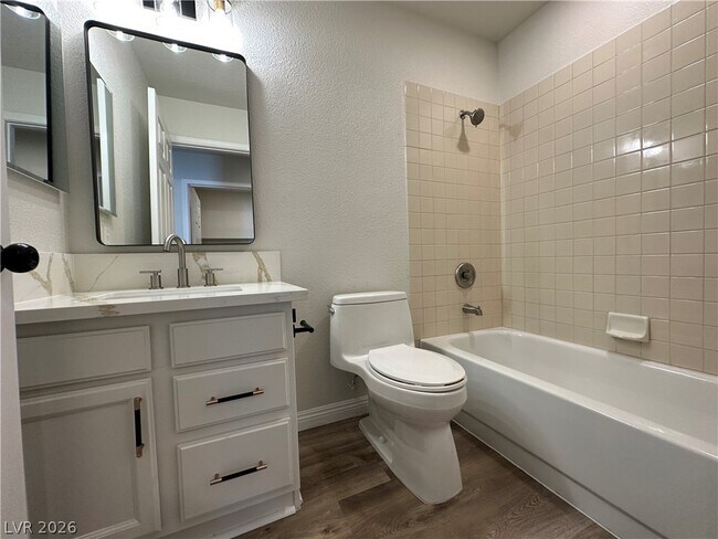 Building Photo - 1034 Skysail Dr